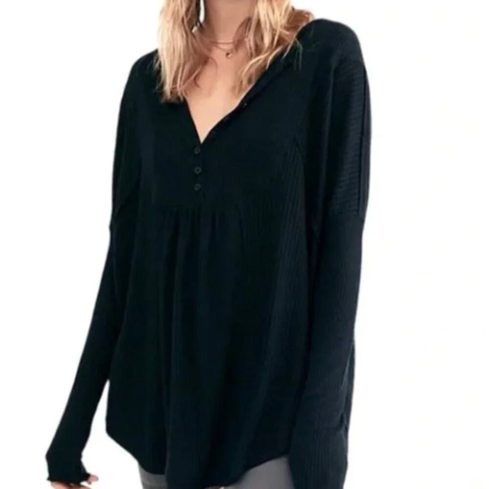 Free People Leo Oversized Waffle Ribbed Henley Shirt in Black